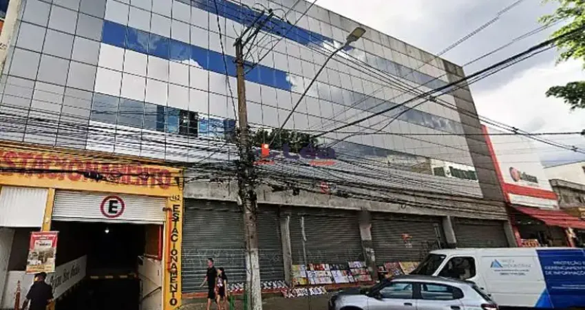 Prédio comercial para locação no Centro de Poá-SP: 8 banheiros, 100 vagas de garagem e 4.314,00 m² de área!