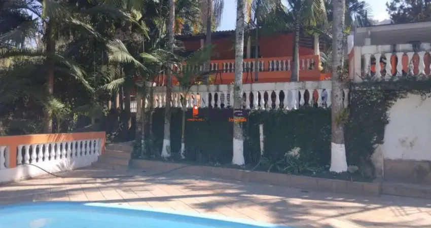 Chácara de Luxo à Venda em Suzano-SP: 6 Quartos, 1 Sala, 4 Vagas de Garagem - Imperdível!