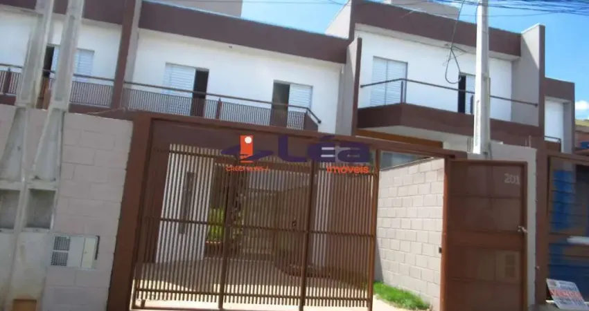 Sobrado à venda em Suzano-SP, bairro Jardim Casa Branca: 3 quartos, 1 suíte, 1 sala, 2 vagas, 108m². Venha conferir!