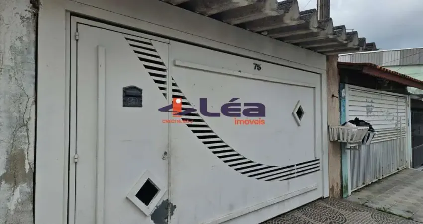 Casa à venda na Vila Figueira, Suzano-SP: 3 quartos, 1 sala, 1 banheiro, 2 vagas de garagem, 82,54 m² de área. Confira!