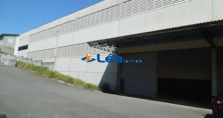 Galpão Comercial à Venda ou Locação em Suzano-SP, Jardim Janina: 2 Banheiros, 3.378m² de Área!