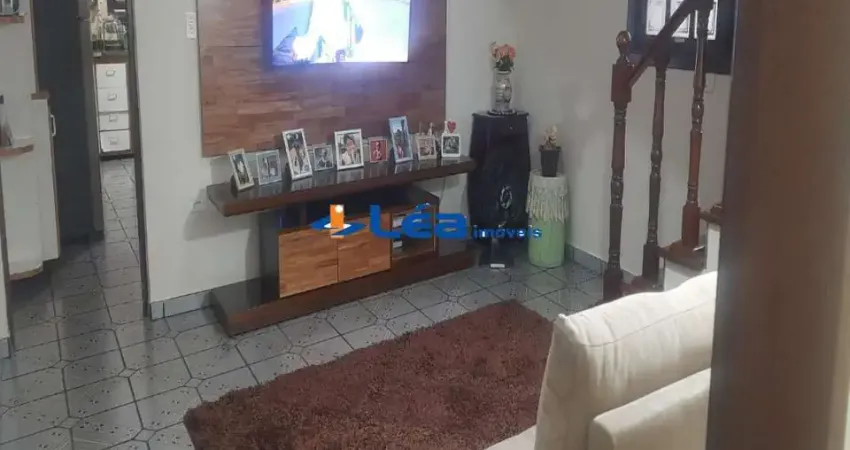 Casa com 3 quartos à venda na Rua Thereza Papaes Galletti, 208, Jardim Suzano, Suzano