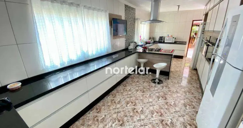 Sobrado com 3 dormitórios à venda, 150 m² por R$ 650.000,00 - Vila Pereira Barreto - São Paulo/SP