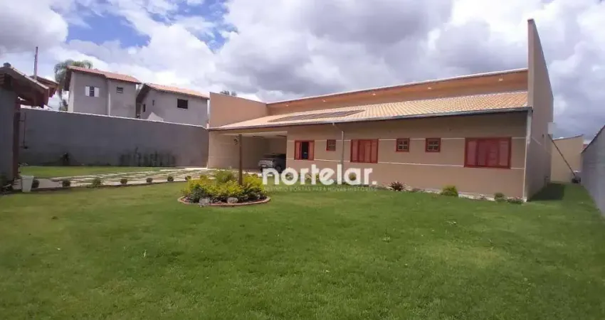Chácara em Jarinu/SP, com 5 suítes,7 banheiros, 10 vagas, área total 2.450,00 m², área construída 500,00 m²