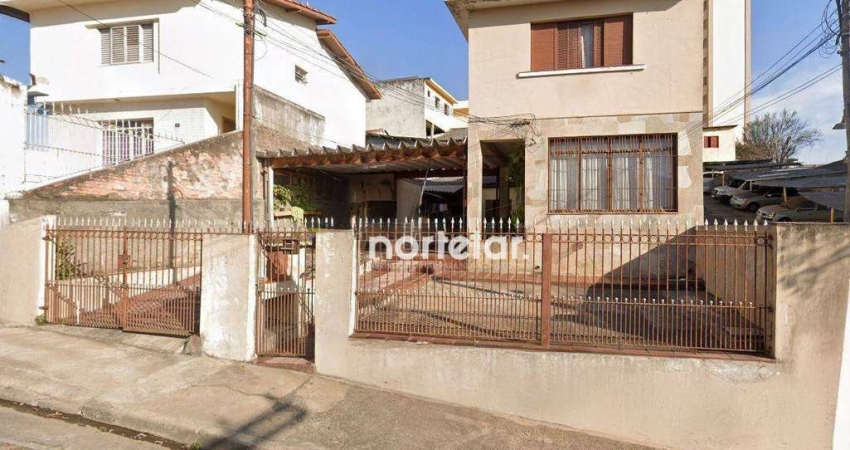 Sobrado em Terreno Grande à Venda na Vila Mangalot