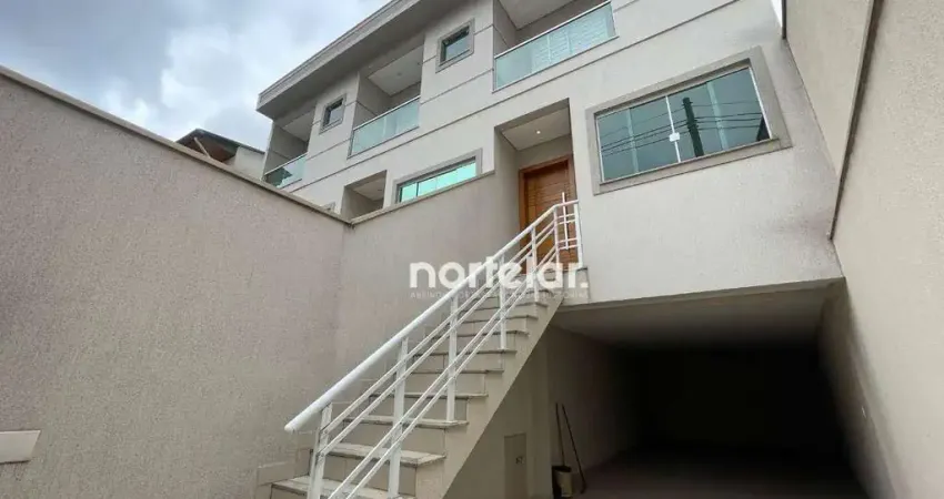 SOBRADO 3 DORMS; 1 SUÍTE; 4 VAGAS GARAGEM