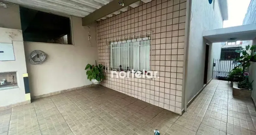 Sobrado de 2 dormitórios muito bem localizado na vila itaberaba, imóvel bem aconchegante piso laminado novo com uma bela estrutura…..nos fundo contém