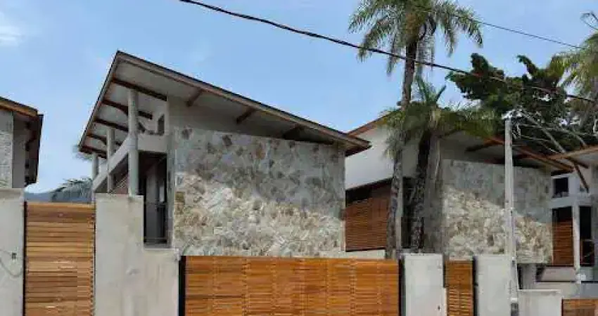 Sobrado com 3 dormitórios à venda, 120 m² por R$ 1.749.999,00 - Piúva - Ilhabela/SP