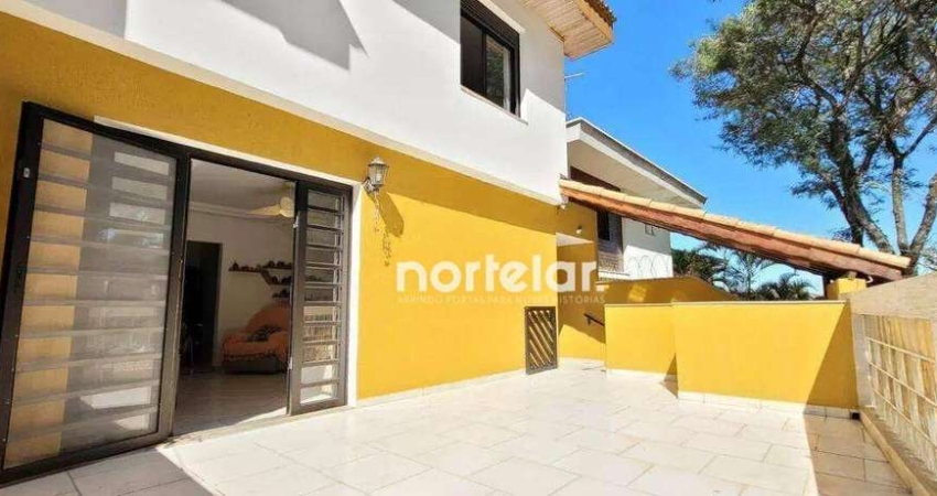 Excelente casa assobradada à venda no Parque São Domingos
