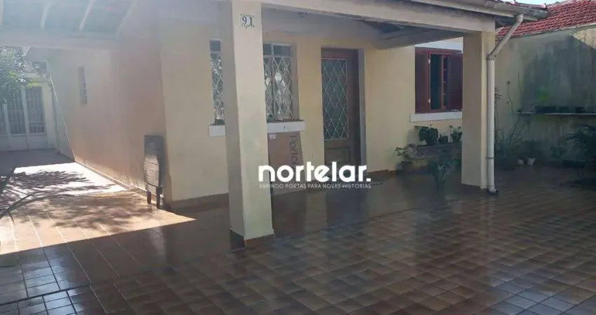 Casa próximo ao Restaurante O Pescador. Av. Eng. Caetano Alvares.
