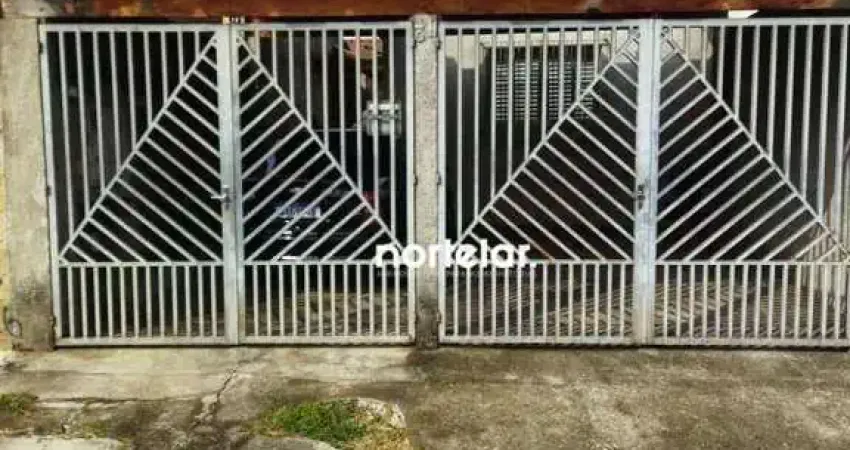 Duas casas antigas no mesmo terreno à venda na Vila Piauí