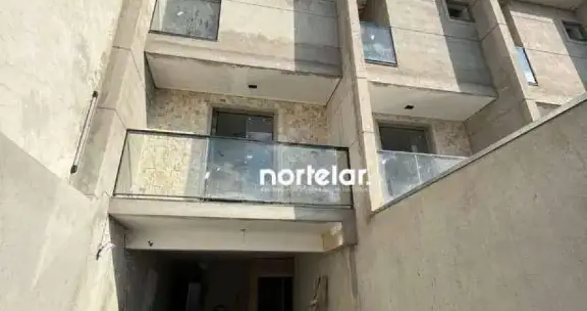 Sobrados novos na Freguesia do Ó Unidades em fase final de acabamento, localizado a 100 metros da Av. Edgar Facó.   3 dormitórios, sendo 1 suíte  3 va