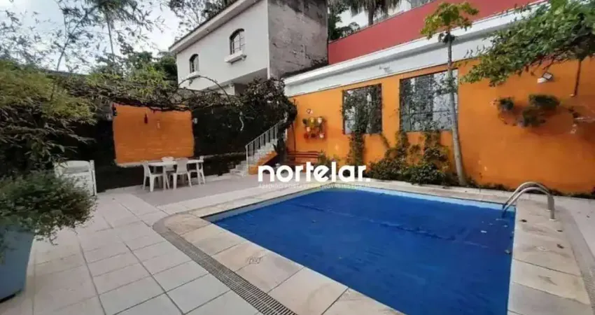 Sobrado de 360m² com 4 quartos maravilhoso sobrado na melhor localização do jd. floresta. living de entrada muito amplo, sala de estar, sala de jantar