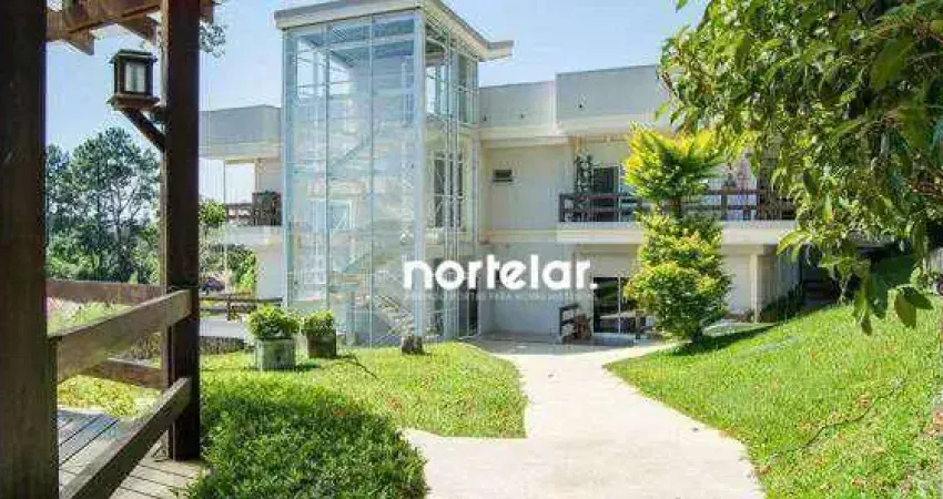 Condomínio em uma das ruas mais belas da granja viana - cotia, com portaria e segurança 24 horas, com lindos jardins, espaços para receber família e a