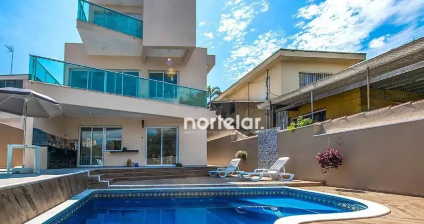 Exclusividade e Sofisticação no Alto da Lapa!  Descubra esta residência impecável, projetada para oferecer conforto, requinte e uma vista deslumbrant