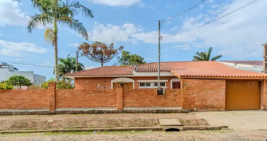 Casa com 3 dormitórios à venda, 139 m² por R$ 490.000,00 - Guarujá - Porto Alegr