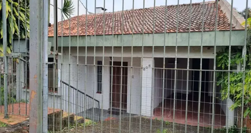 Casa com 3 dormitórios à venda, 170 m² no Bairro Teresópolis - Porto Alegre/RS