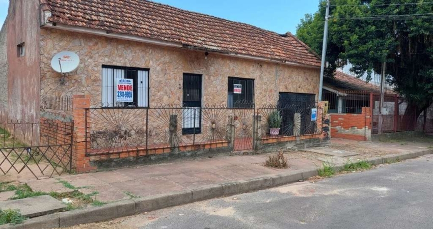 Casa ao lado do posto de saúde com 2 dormitórios à venda - Cavalhada -