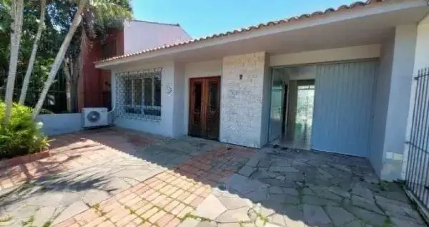 ALTOS DO IPE: CASA TERREA COM 3 DORM. EM OTIMO TERRENO