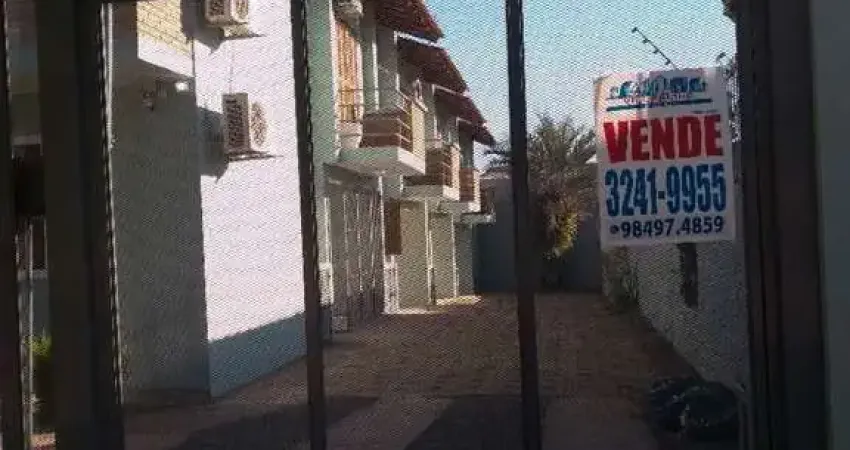 Casa com 3 dormitórios à venda, 118 m² por R$ 379.000,00 - Camaquã - Porto Alegr