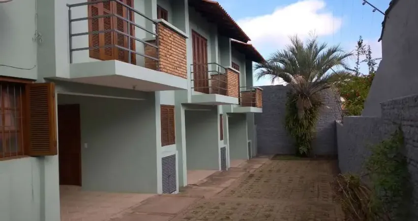 Casa com 3 dormitórios à venda, 118 m² por R$ 379.000,00 - Camaquã - Porto Alegr