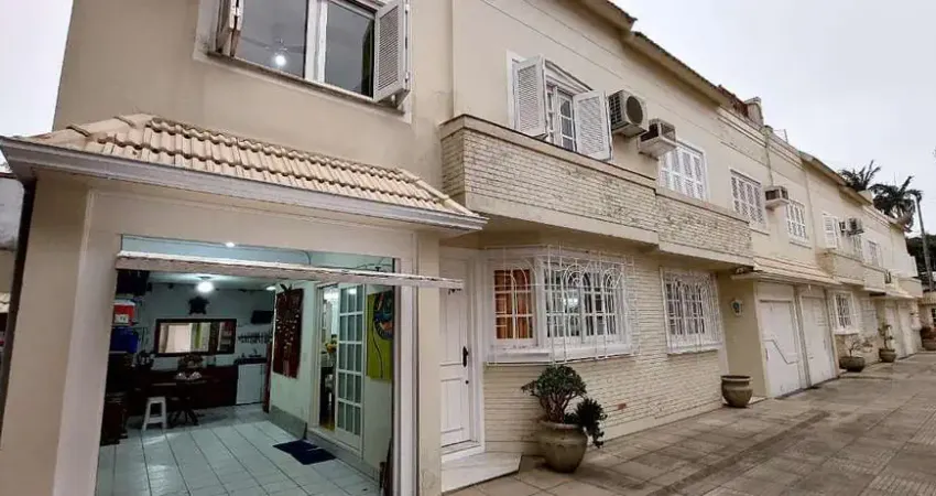 Casa com 3 dormitórios à venda, 180 m² - Cavalhada - Porto Alegre/RS