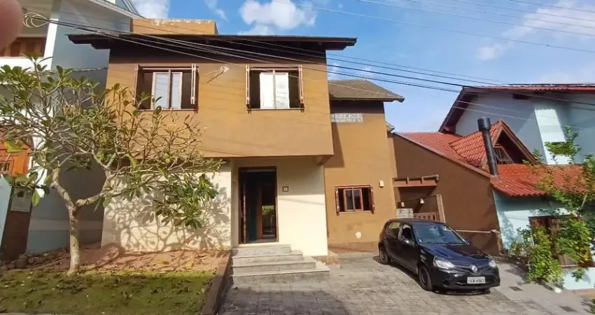 EXCELENTE CASA NA VILA NOVA 3 DORMITÓRIOS 250M²