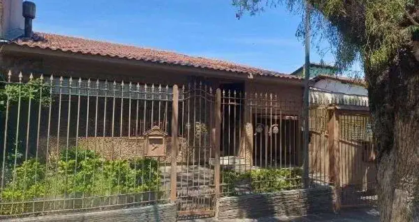 Casa com 5 quartos à venda na Rua Menezes Paredes, 110, Nonoai, Porto Alegre