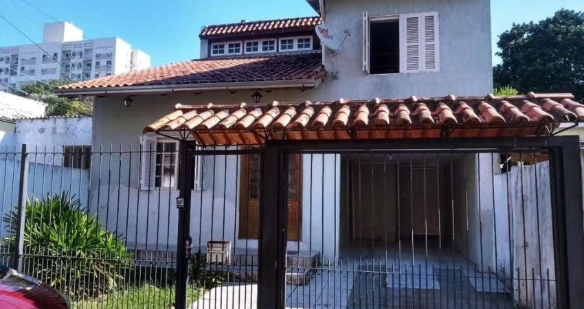 Casa com 3 dormitórios à venda, 150 m² por R$ 633.000,00 - Cavalhada - Porto Ale