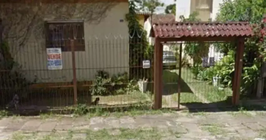 TERRENO COM 484M2 MUITO BEM LOCALIZADO COM CASA  ANTIGA EM CIMA