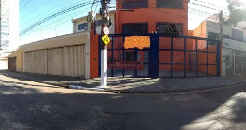 Prédio para locação/venda com 600m2 total, 3 vagas, 10 banheiros