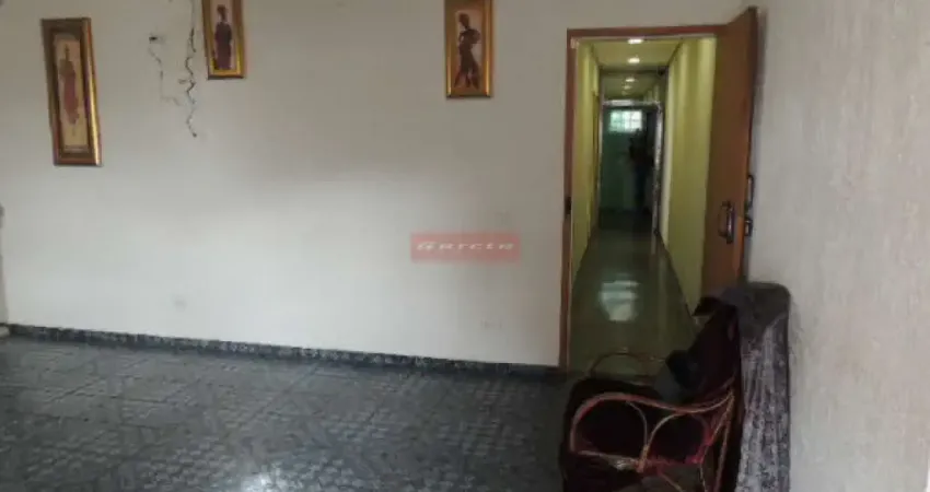 CONJ  COM  SALAS COMERCIAIS, NO SOCORRO COM 3 BANH,  1 LAVABO,  1 CHURR, 1 PIA, ÁREA DE SERVIÇO