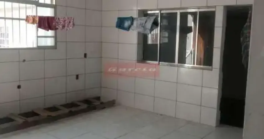 CASA NA VILA MISSIONÁRIA PARA LOCAÇÃO,COM 2 DORM SENDO 1 SUITE, 1 SAL, COZ.  BANH. ÁREA SERVIÇO 1 VG