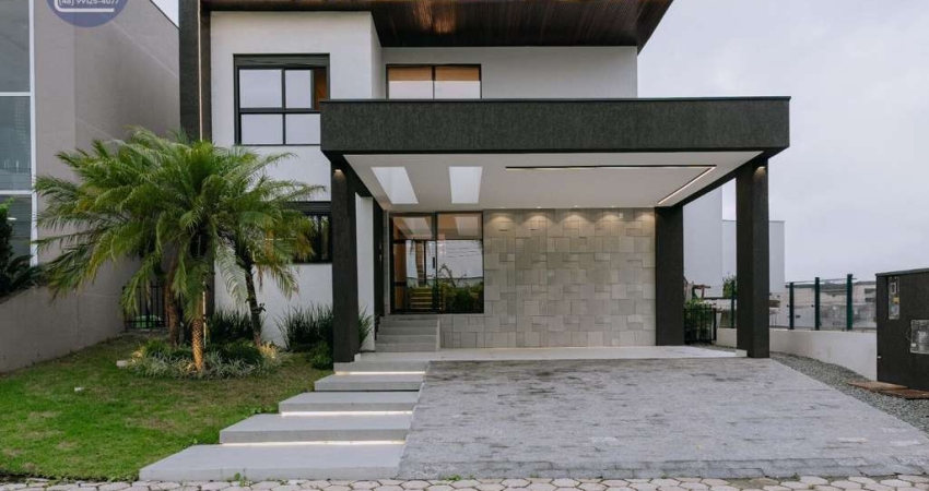 Casa Alto Padrão 03 dormitórios à venda no bairro Dom Bosco - Itajaí - SC