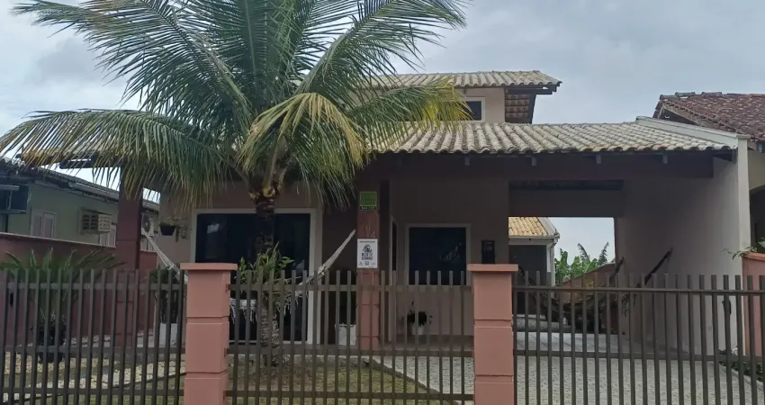 Vende-se Sobrado em Itaguaçu - São Francisco do Sul - SC R$ 1.200.000,00 Rua Varsóvia, nº 304