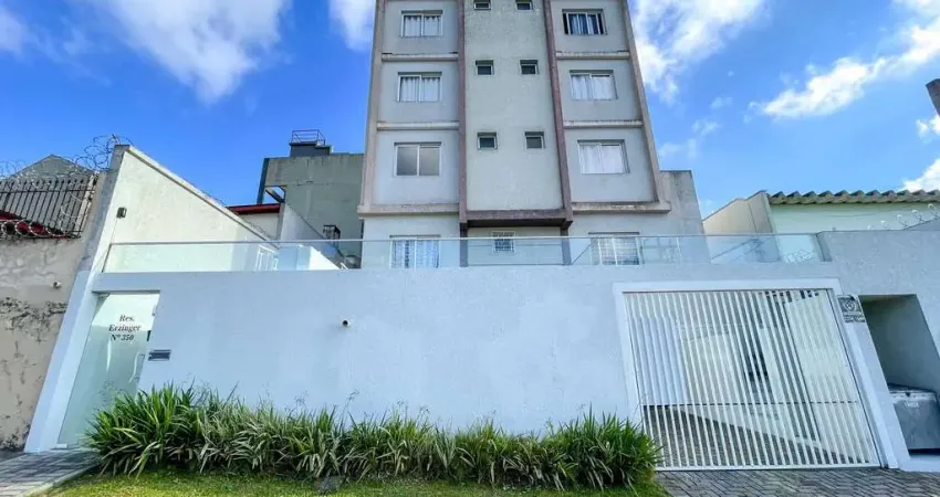 Apartamento no Rebouças com sacada, churrasqueira e garagem coberta – 64m²