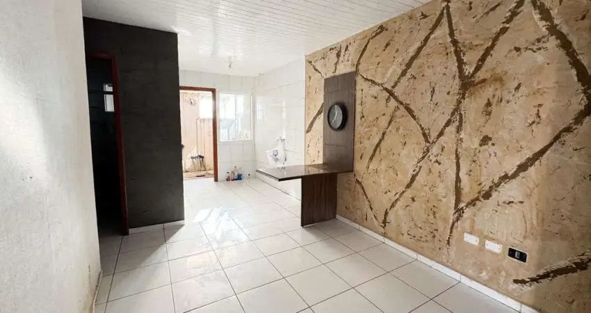 CASA COM 2 QUARTOS A VENDA