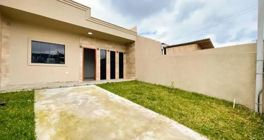 Casa térrea à venda no Umbará com 3 quartos, suíte e 2 vagas de garagem