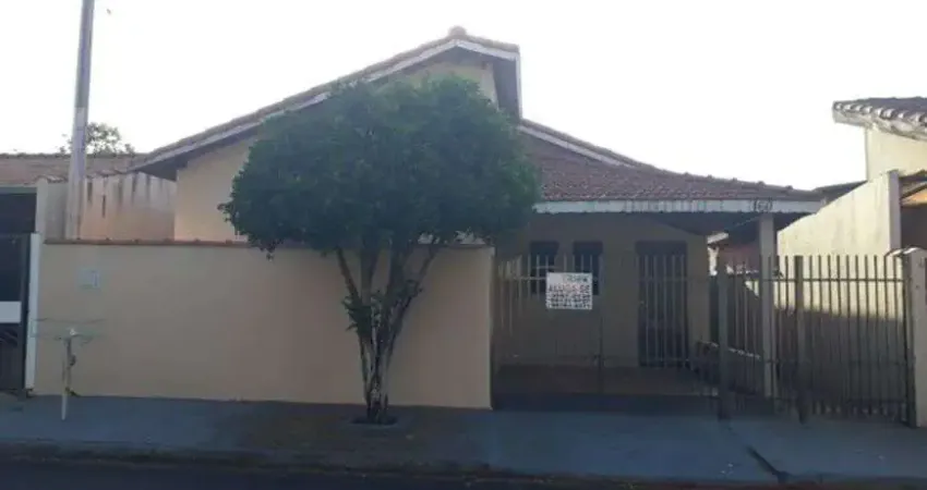 Casa com dois dormitórios duas cozinhas em bairro tranquilo na Cidade de Sales SP.