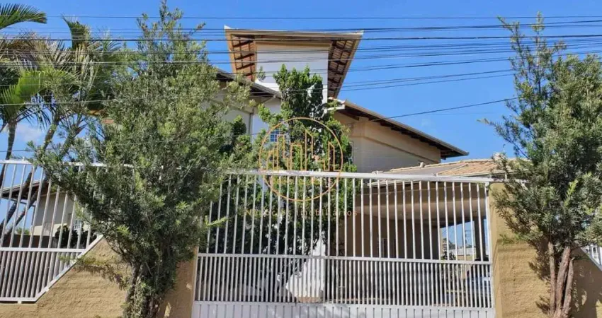 Casa para Venda em Contagem, Colonial, 4 dormitórios, 2 suítes, 4 banheiros, 4 vagas
