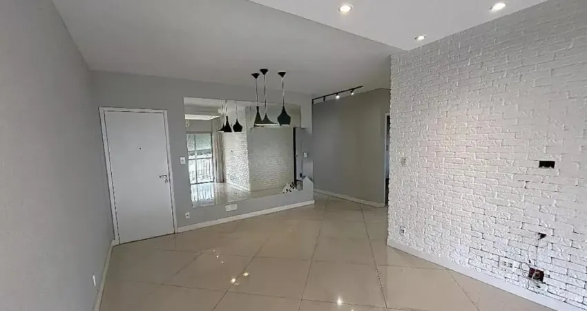 Apartamento dois quartos, um suíte - Estaçâo BRT Pedro Taques Vicente de Carvalho.