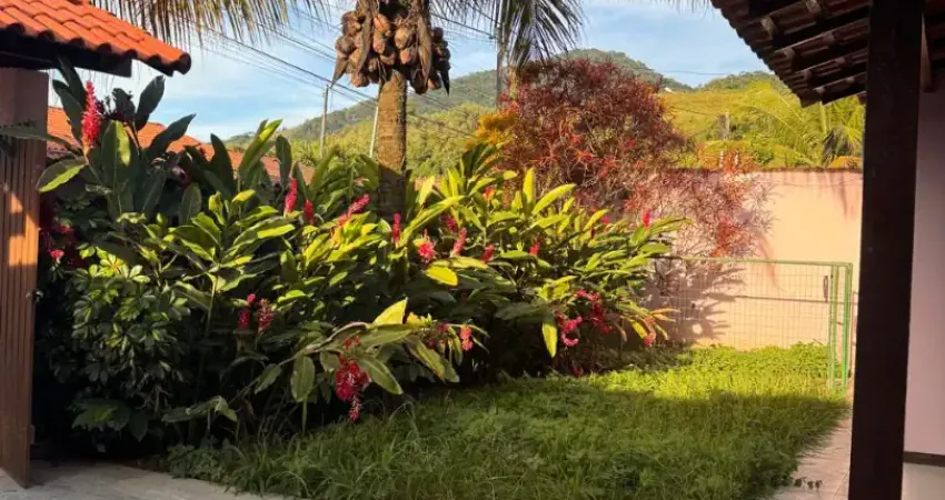 Linda casa linear ,pronta para morar, em condomínio em Guapimirim.