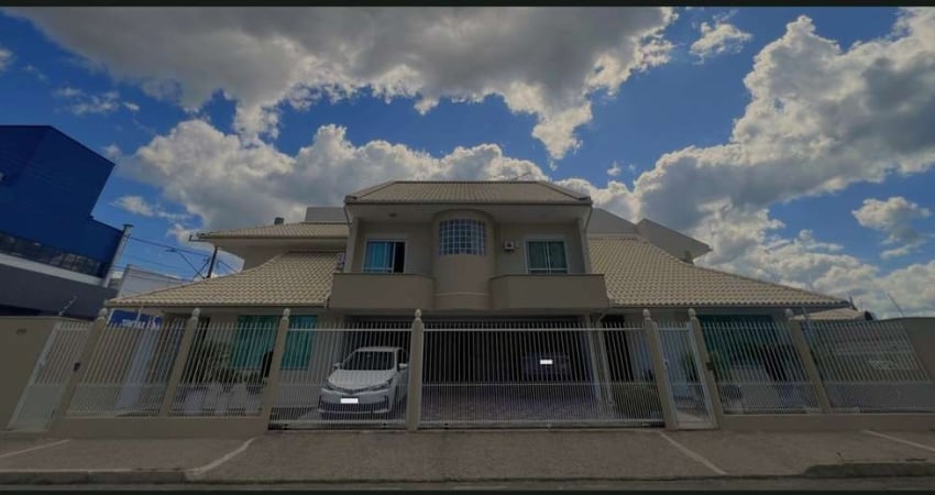 Casa para Locação em Palhoça, Pagani, 3 dormitórios, 1 suíte, 3 banheiros, 1 vaga