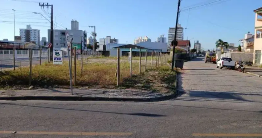 Terreno à venda na Rua Alcides da Rosa, Centro, Palhoça