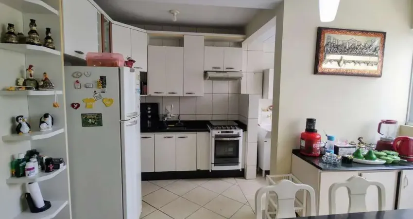Apartamento com 3 quartos à venda na Rua João Grumiche, 1740, Roçado, São José