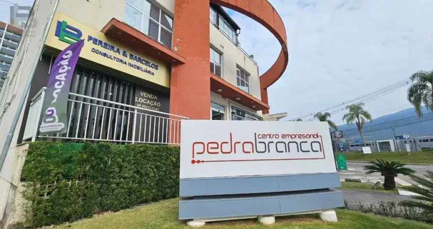 Sala comercial para alugar na Avenida dos Lagos, 41, Pedra Branca, Palhoça