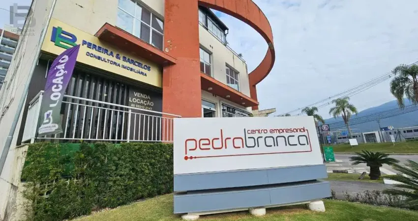 Sala comercial para alugar na Avenida dos Lagos, 41, Pedra Branca, Palhoça