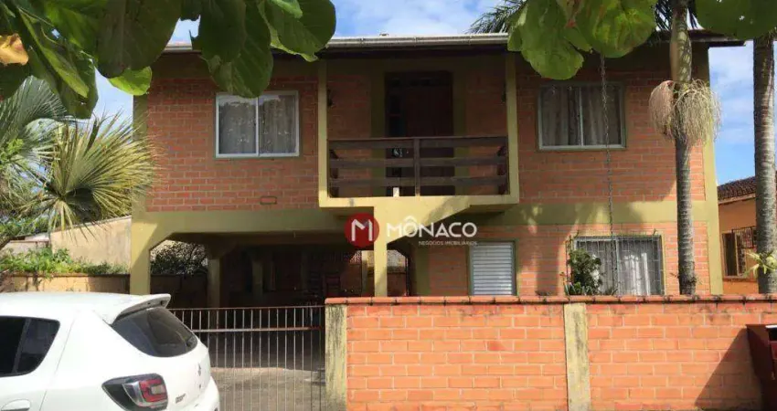 Casa com 4 quartos à venda na Rua Garcia, Armação, Penha