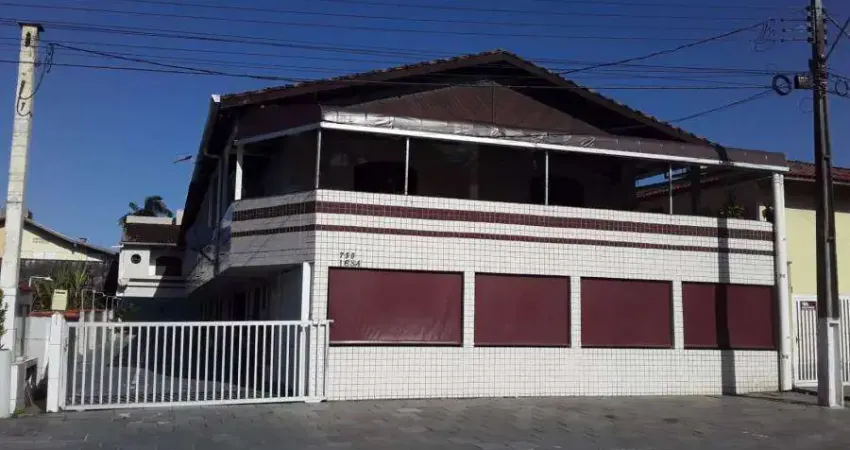 Casa com 3 quartos à venda na Avenida Paranaguá, 000, Centro, Matinhos
