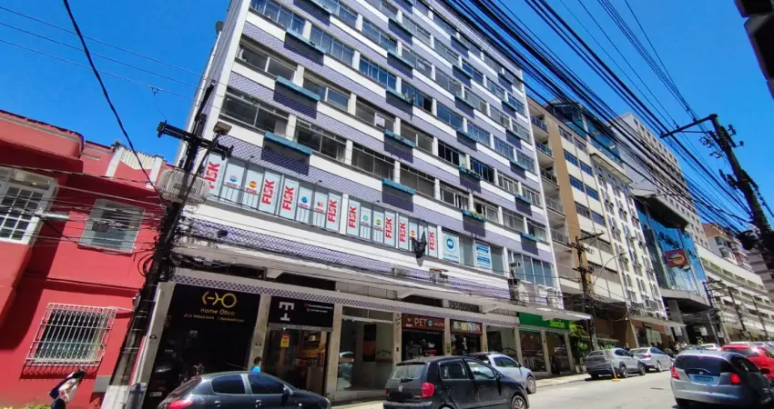 Ótimo apartamento para venda no centro de Petrópolis, localização perfeita